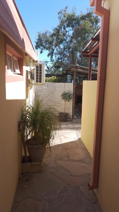 Larochelle Guesthouse Keetmanshoop Exterior photo