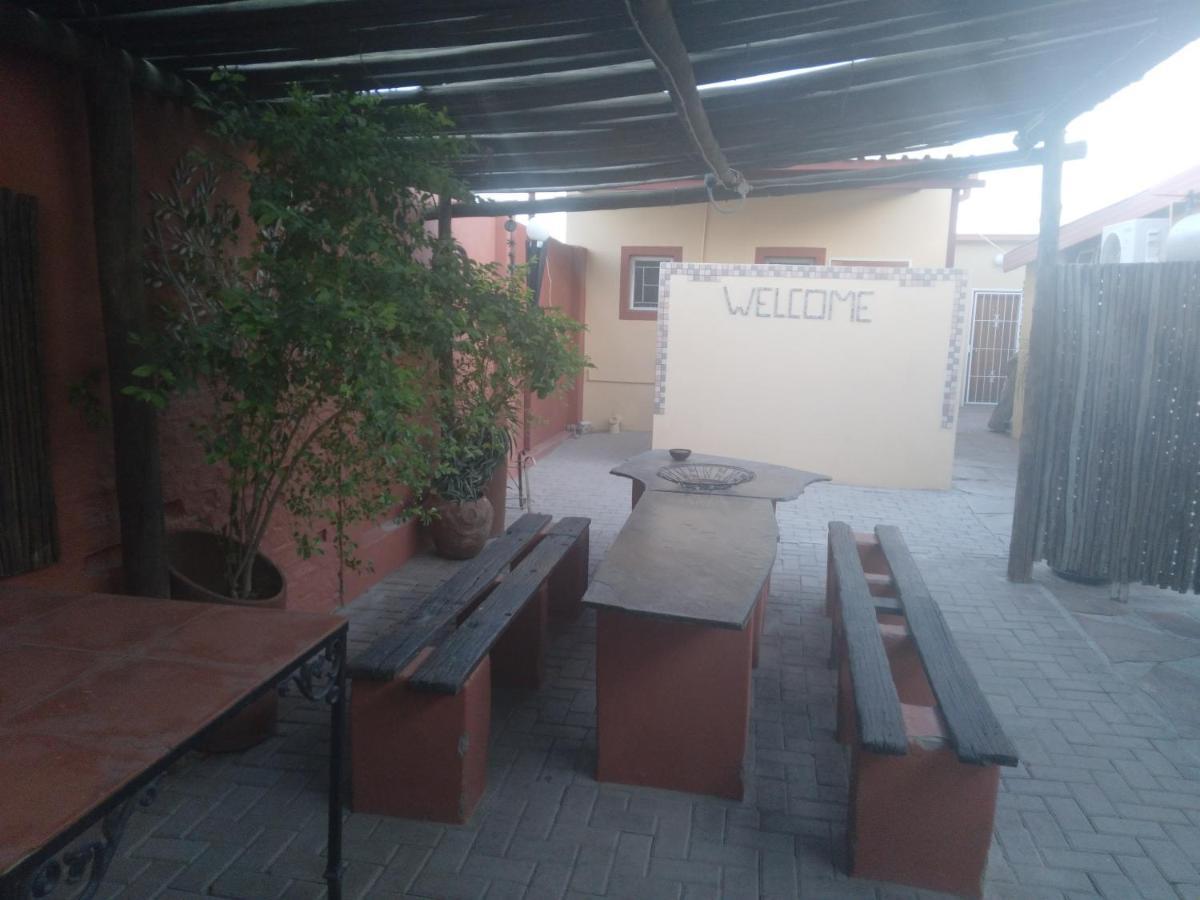 Larochelle Guesthouse Keetmanshoop Exterior photo