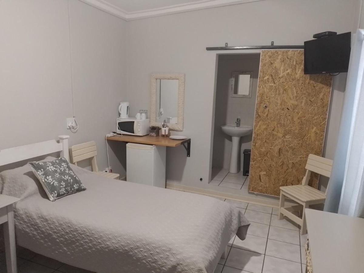 Larochelle Guesthouse Keetmanshoop Exterior photo