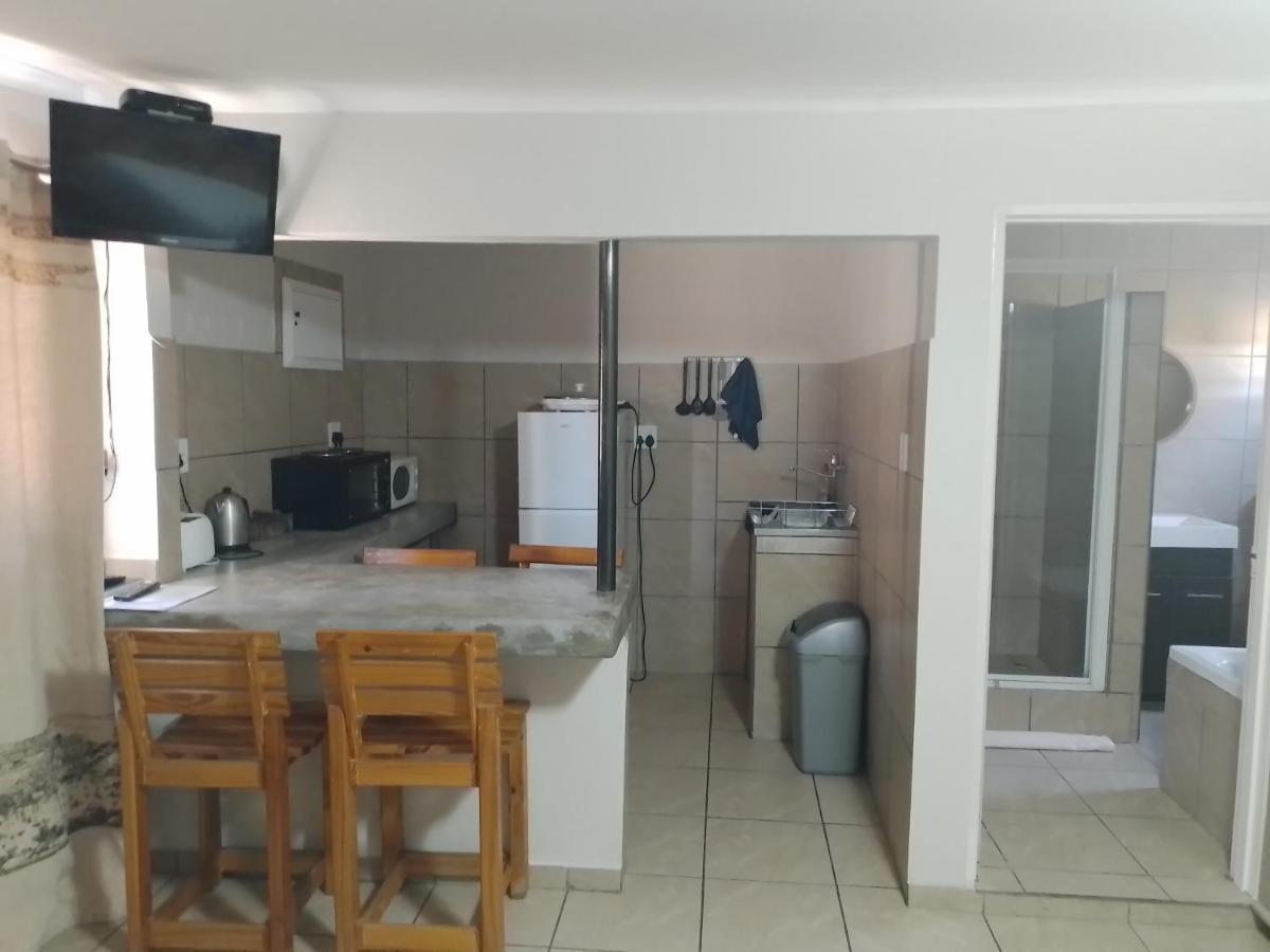 Larochelle Guesthouse Keetmanshoop Exterior photo