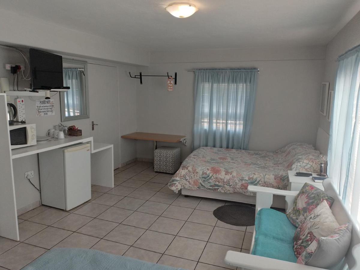 Larochelle Guesthouse Keetmanshoop Exterior photo