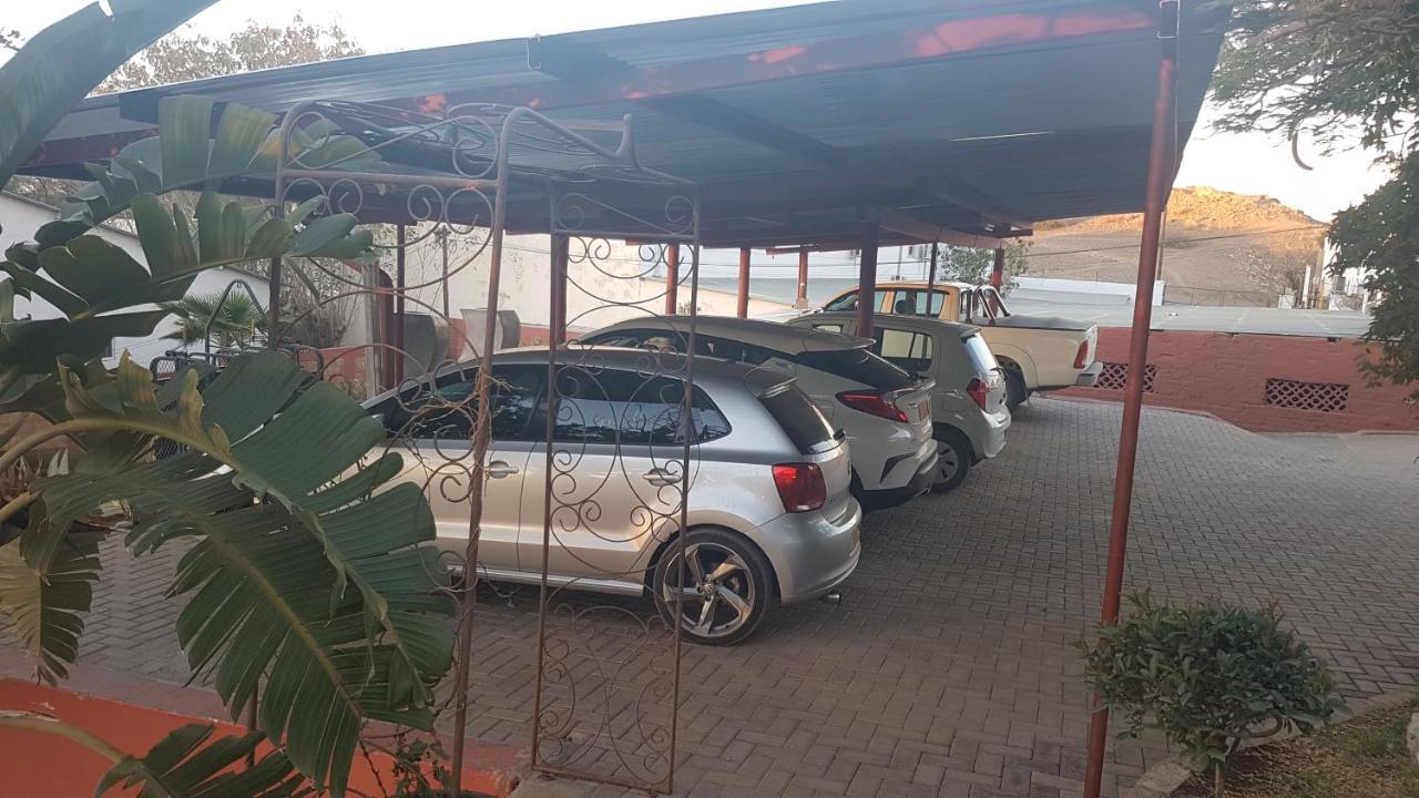 Larochelle Guesthouse Keetmanshoop Exterior photo